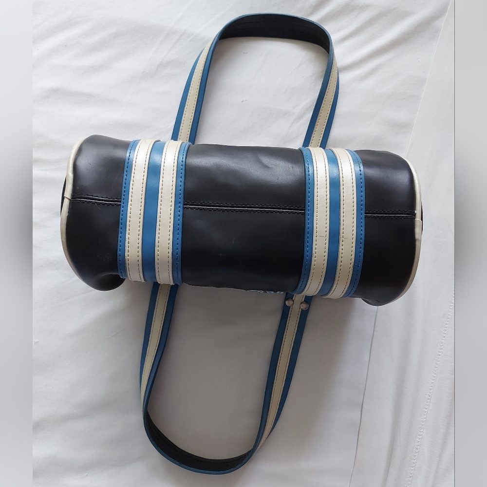 Vintage Roots | Leather Duffle Style Handbag - Picture 14 of 16